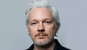 Norsk PEN til stede under rettssaken mot Julian Assange - Norsk PEN